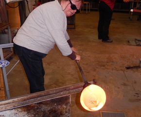 Hete glasmassa na herhaaldelijk ‘plukken’